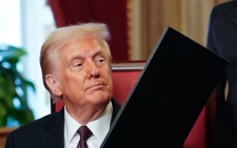 特朗普推动建立加密货币储备，BTC、ETH、XRP、SOL、ADA列为首批